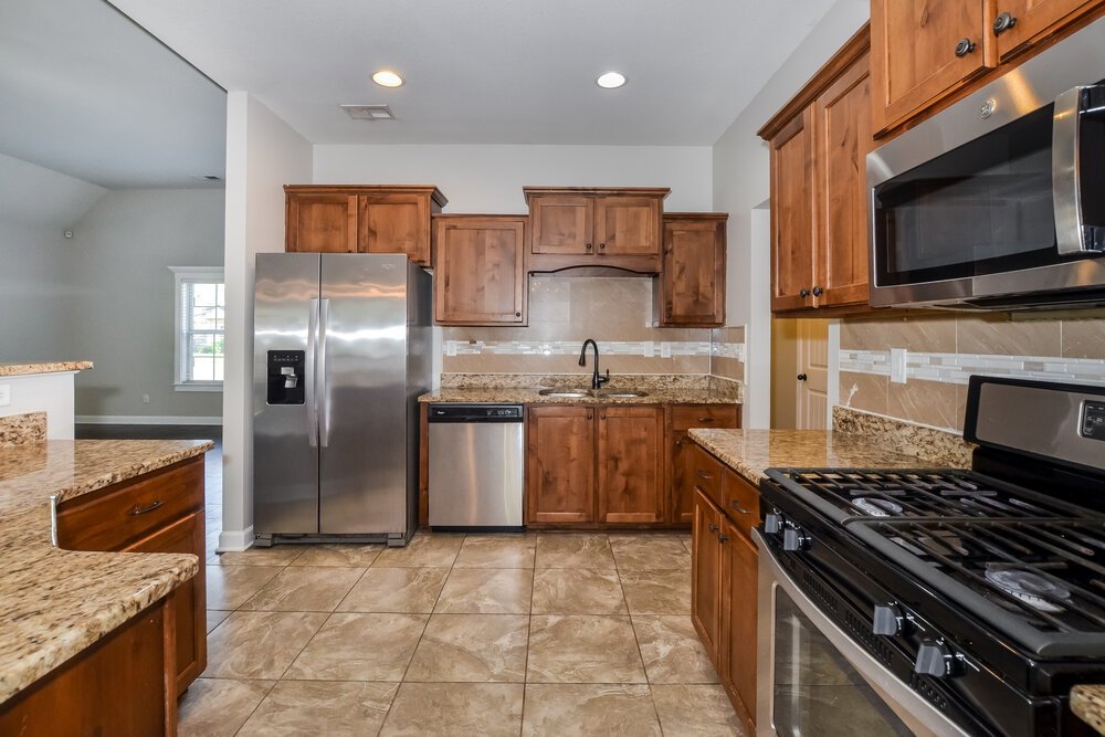 4-Bed Rental on 2674 Champion Hills photo 9