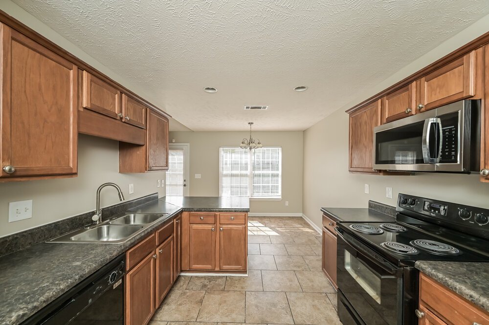 3-Bed Rental on 176 Howard Woody photo 9