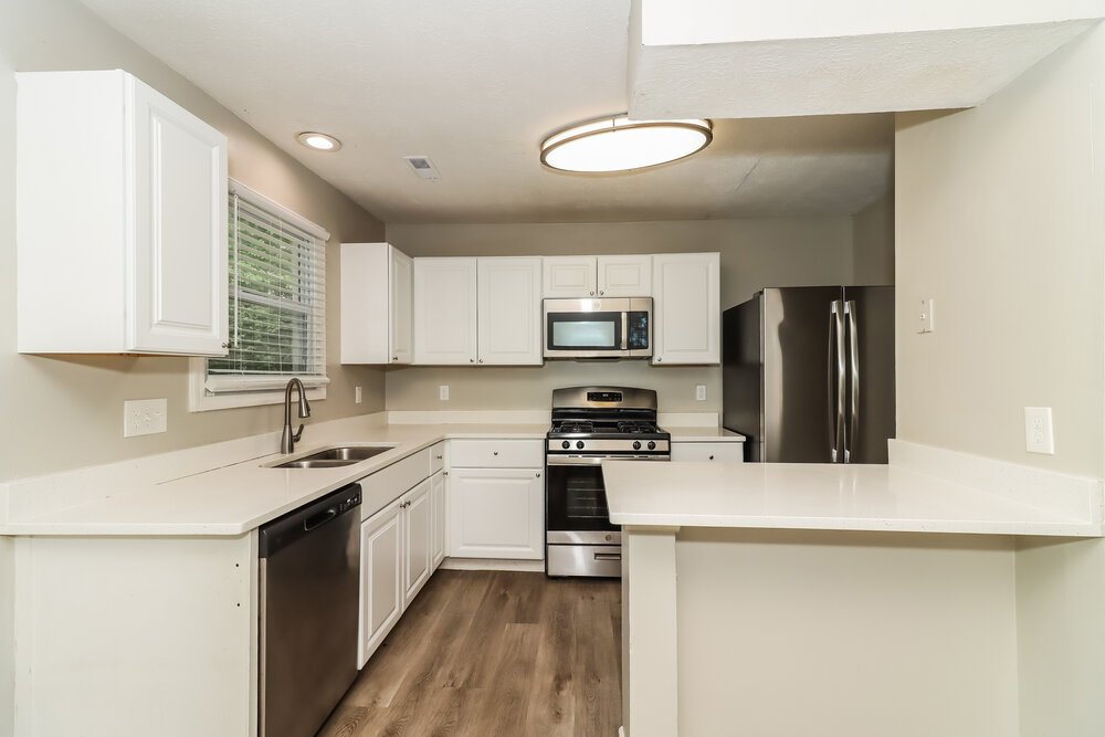 3-Bed Rental on 876 Highland Ter photo 9