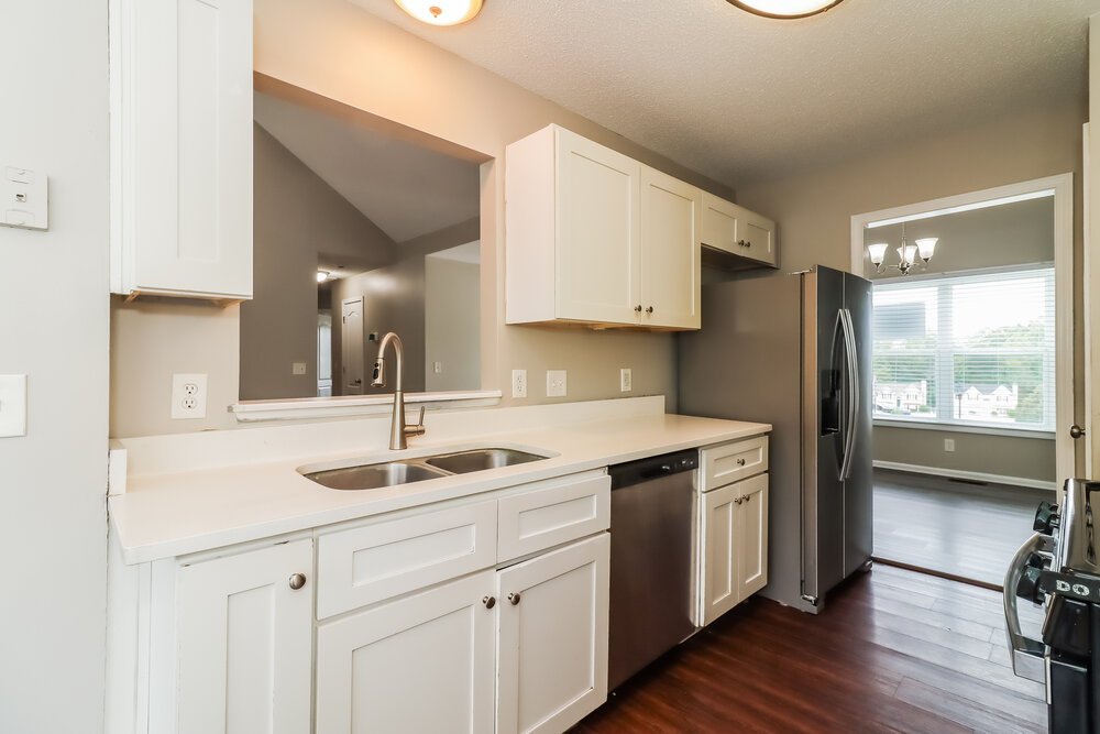4-Bed Rental on 55 Richmond Dr photo 9