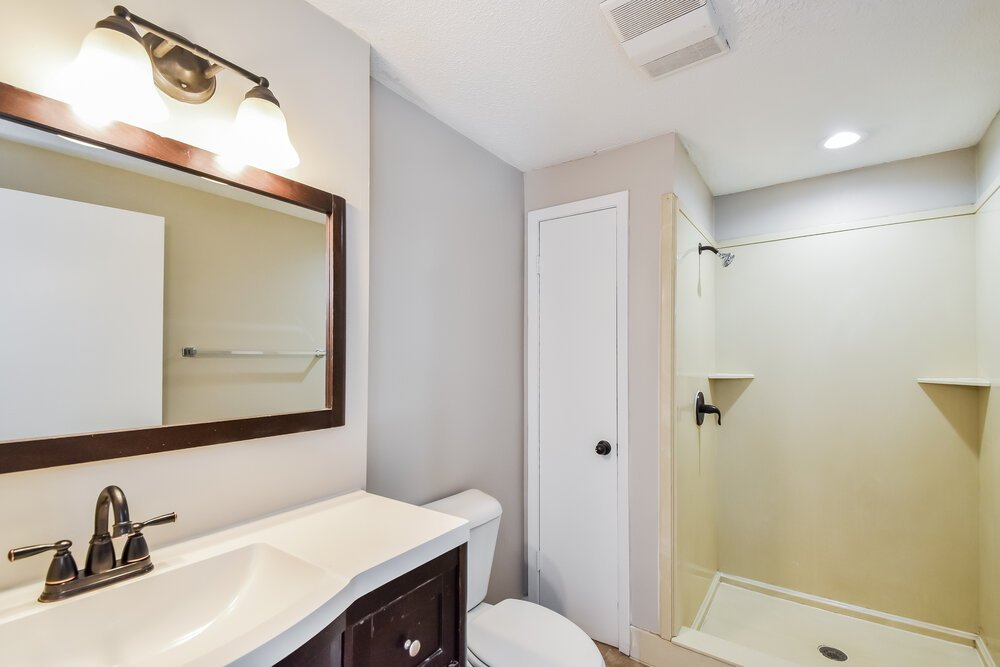 5-Bed Rental on 6815 Azalea Hill photo 9