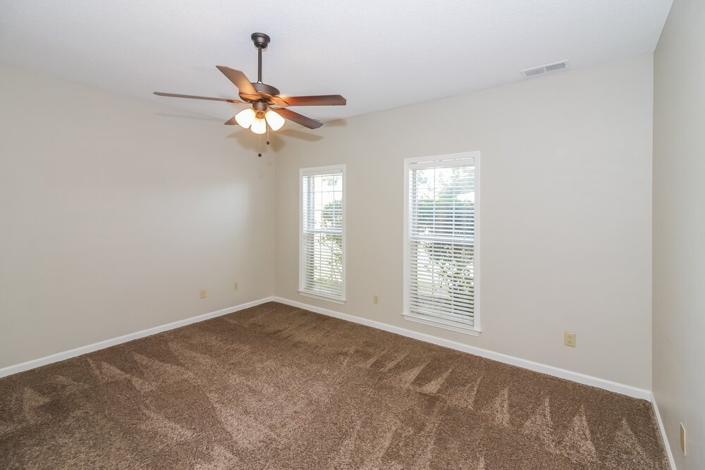 4-Bed Rental on 15 Austin Cir photo 9