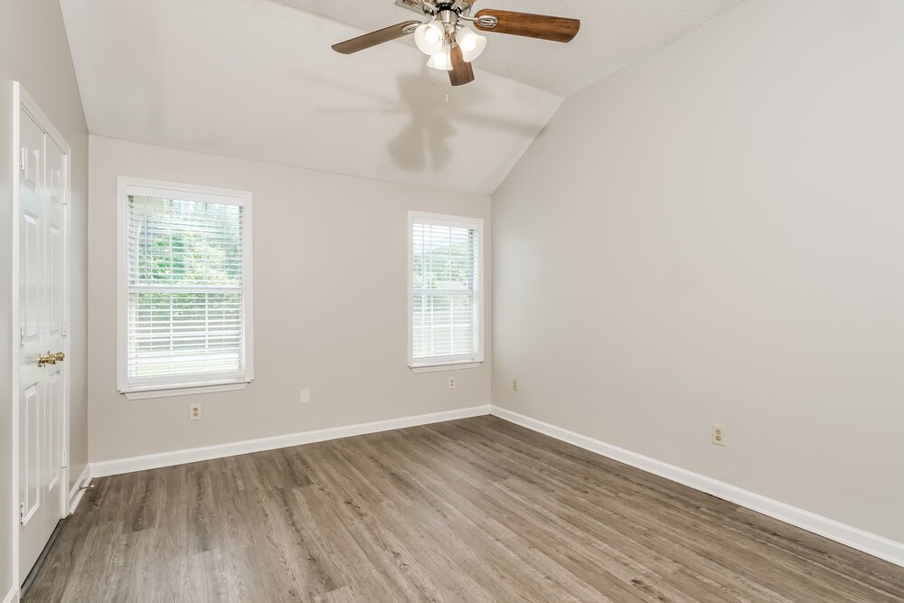 3-Bed Rental on 3846 Walden Meadow photo 9