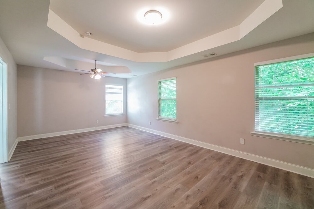4-Bed Rental on 313 Kenmore Ct photo 9