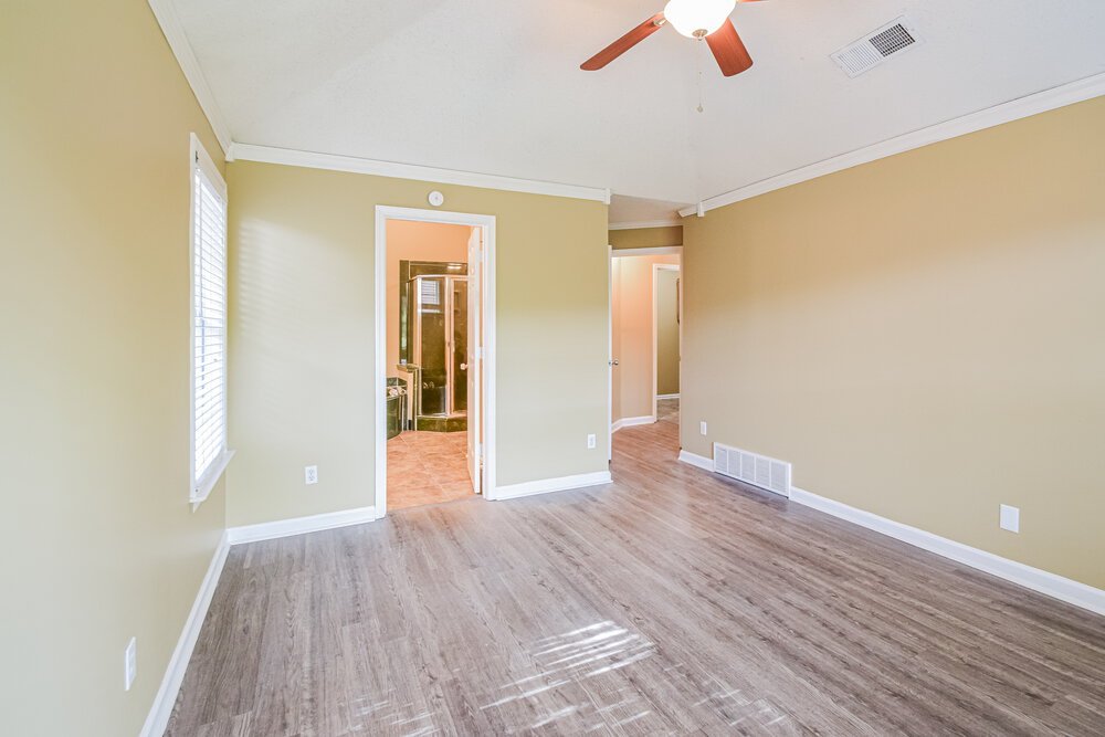 3-Bed Rental on 430 N Ericson photo 9