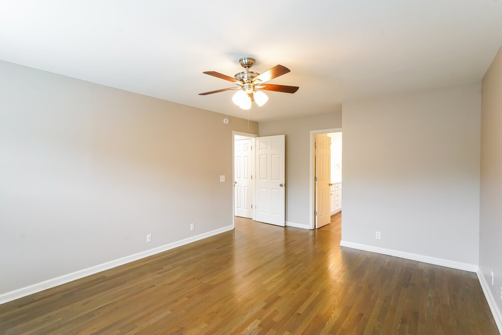 5-Bed Rental on 1212 Orchard Mountain photo 9