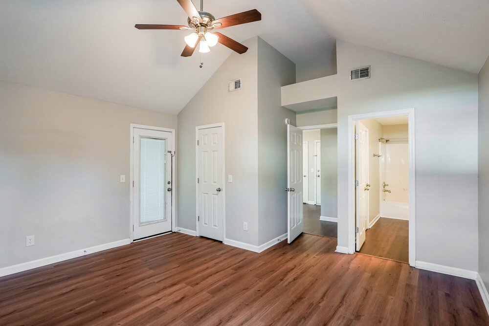 3-Bed Rental on 404 Barking Dr photo 9