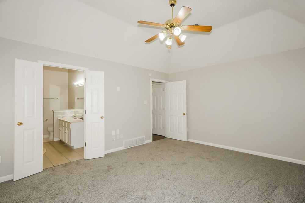 3-Bed Rental on 10352 Walden Pine photo 9