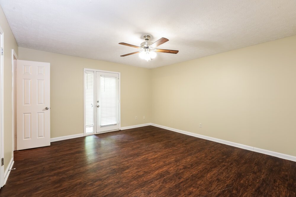 3-Bed Rental on 4110 Oak Stone photo 9