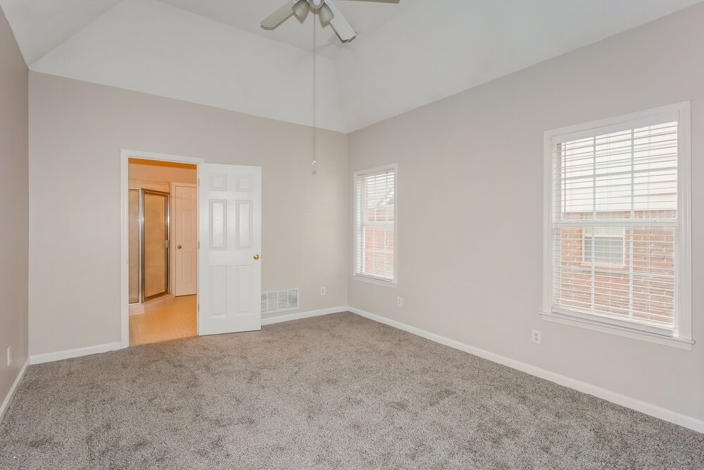 3-Bed Rental on 596 N Ericson photo 9