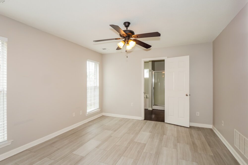 3-Bed Rental on 10333 Cottage Oaks photo 9