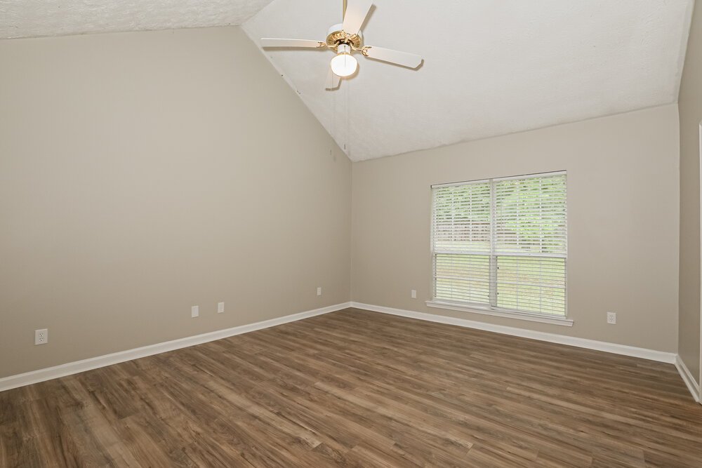 3-Bed Rental on 26 Cindy Ct photo 9