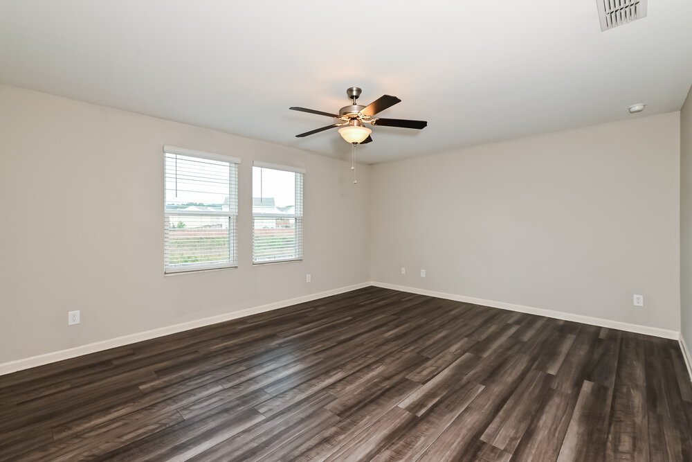 5-Bed Rental on 941 Feldman Chase photo 9