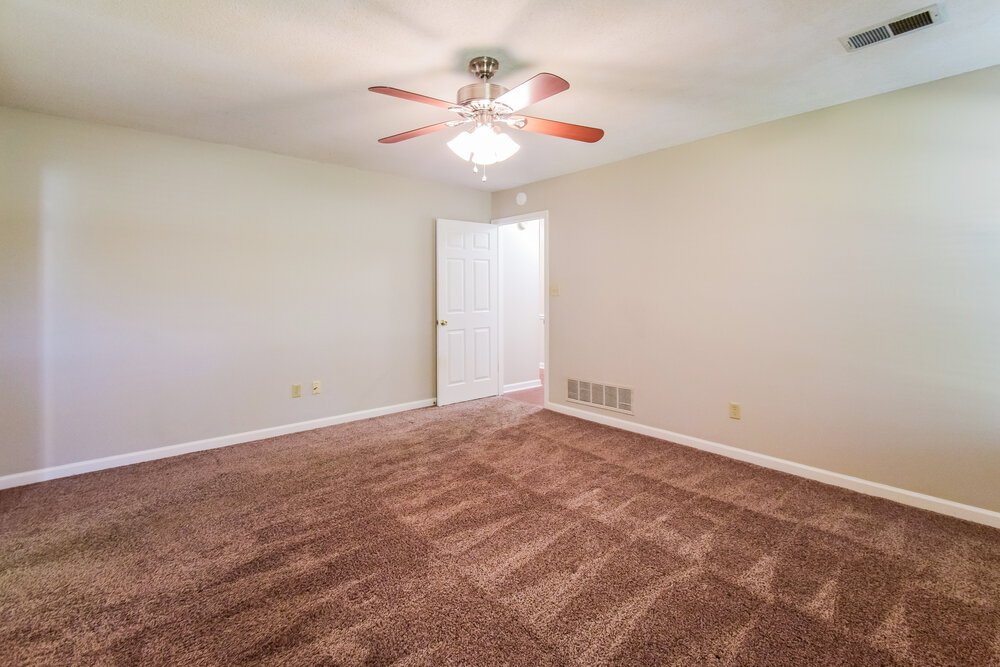 3-Bed Rental on 390 Cherry Tree photo 9
