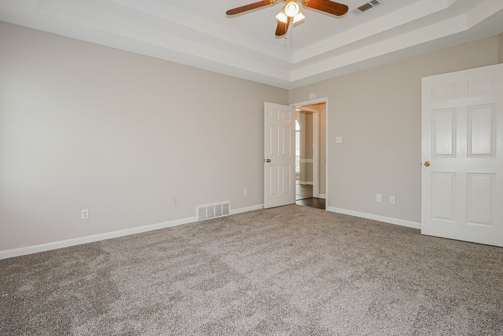 4-Bed Rental on 661 Shelley Renee photo 9