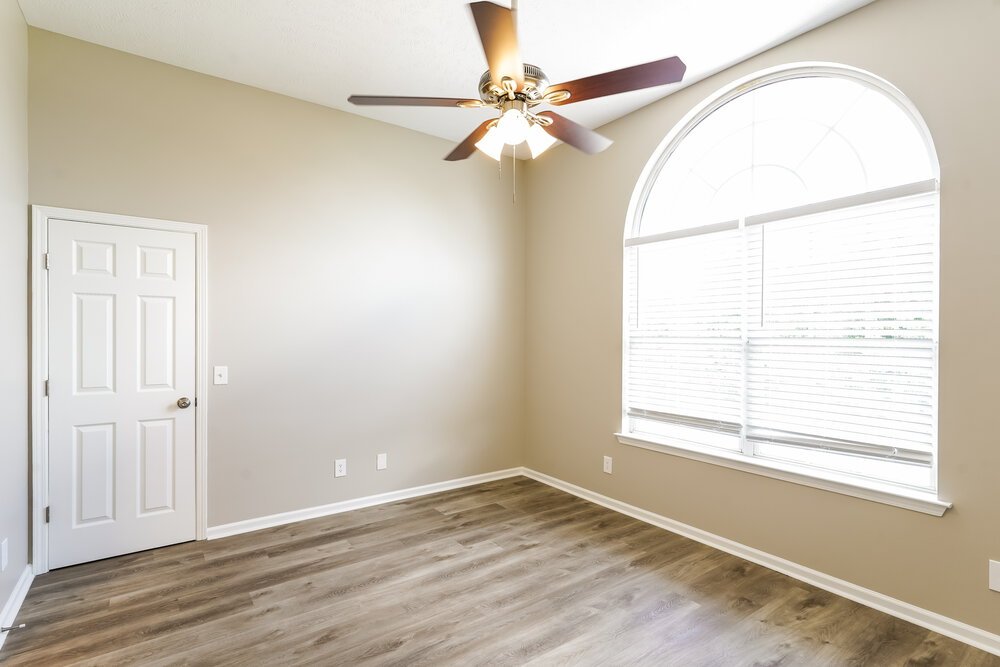 3-Bed Rental on 841 Post Oak photo 9