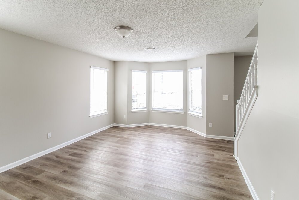 5-Bed Rental on 6261 Remington Park photo 9