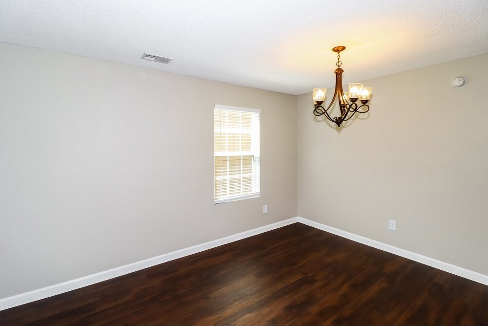 4-Bed Rental on 10071 Woodlee Cv photo 9