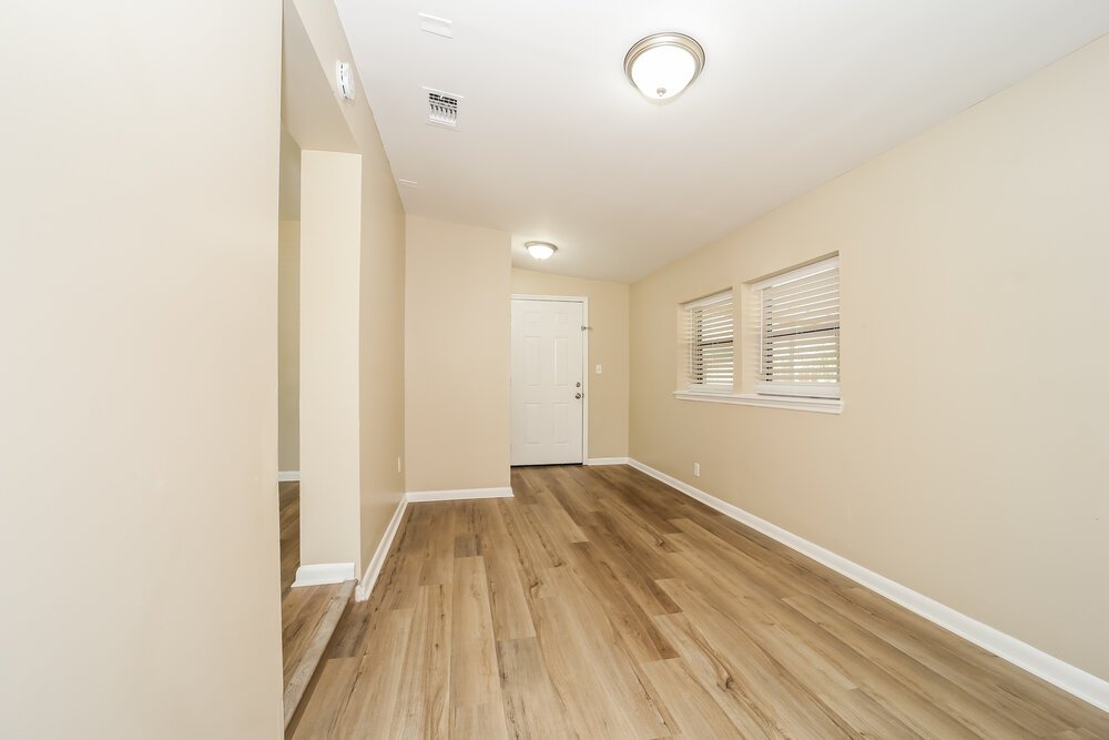 3-Bed Rental on 7580 Melvin Rd photo 9