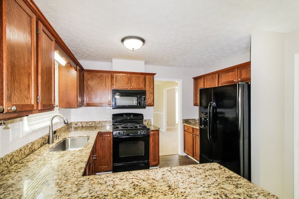 4-Bed Rental on 2915 Emerson Lake photo 9
