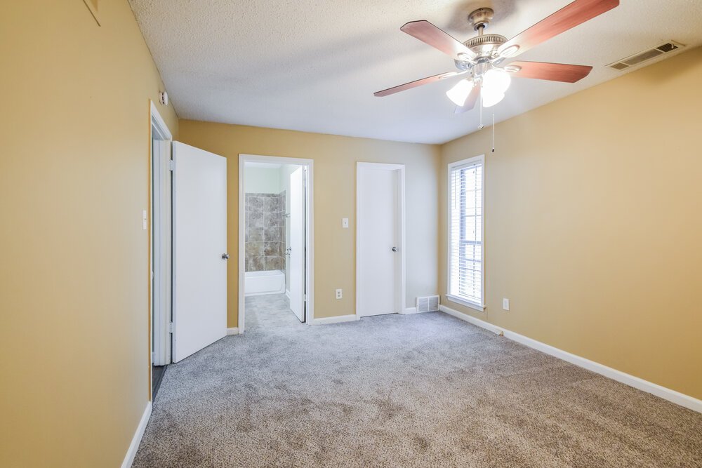 4-Bed Rental on 2176 Woodfield Park photo 9