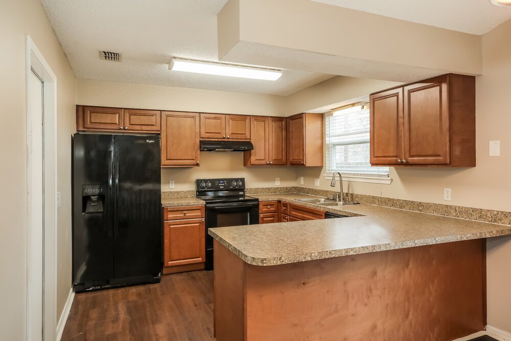 3-Bed Rental on 1863 Sherwood Dr photo 9