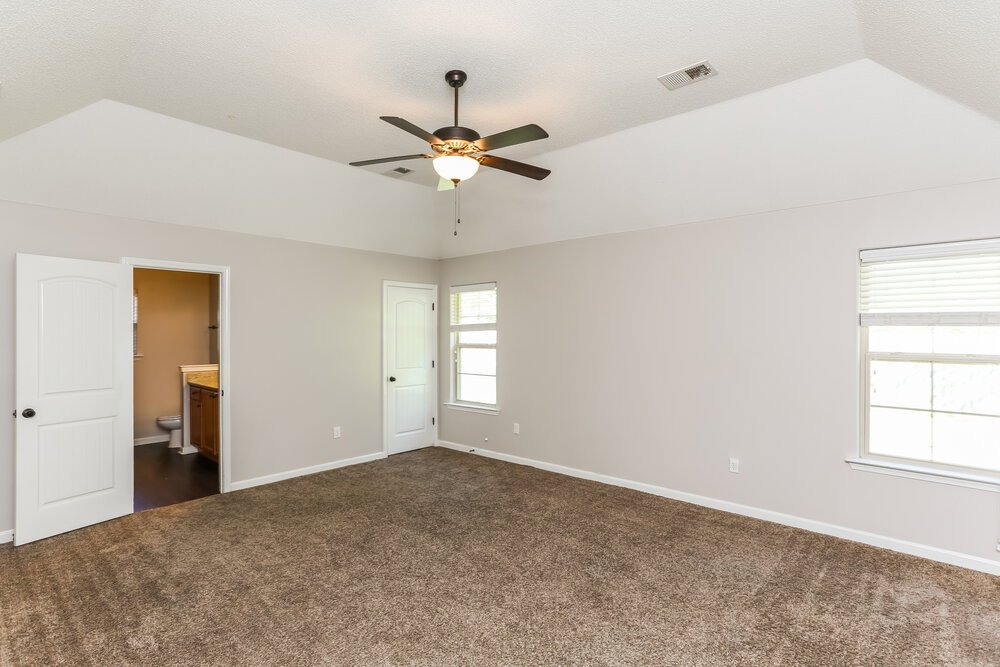 4-Bed Rental on 9460 Eckley Pl photo 9