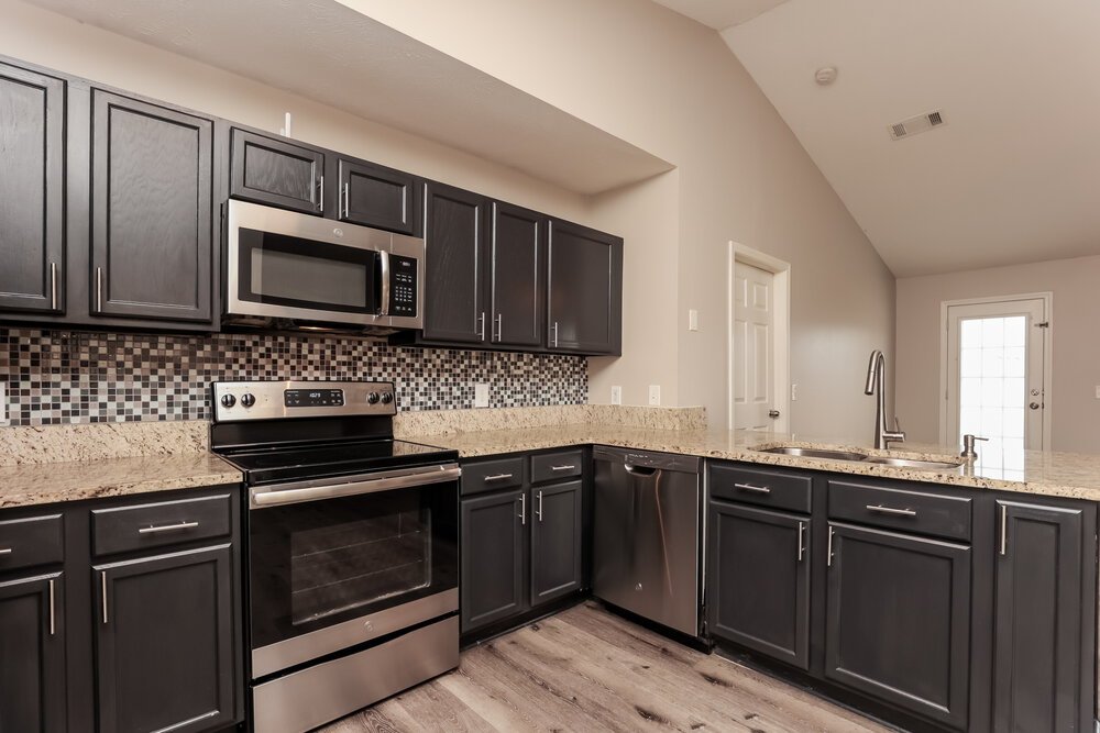 3-Bed Rental on 1316 S Hampton photo 9