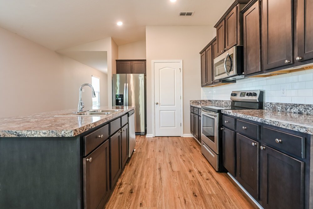 3-Bed Rental on 2555 Bear Creek photo 9