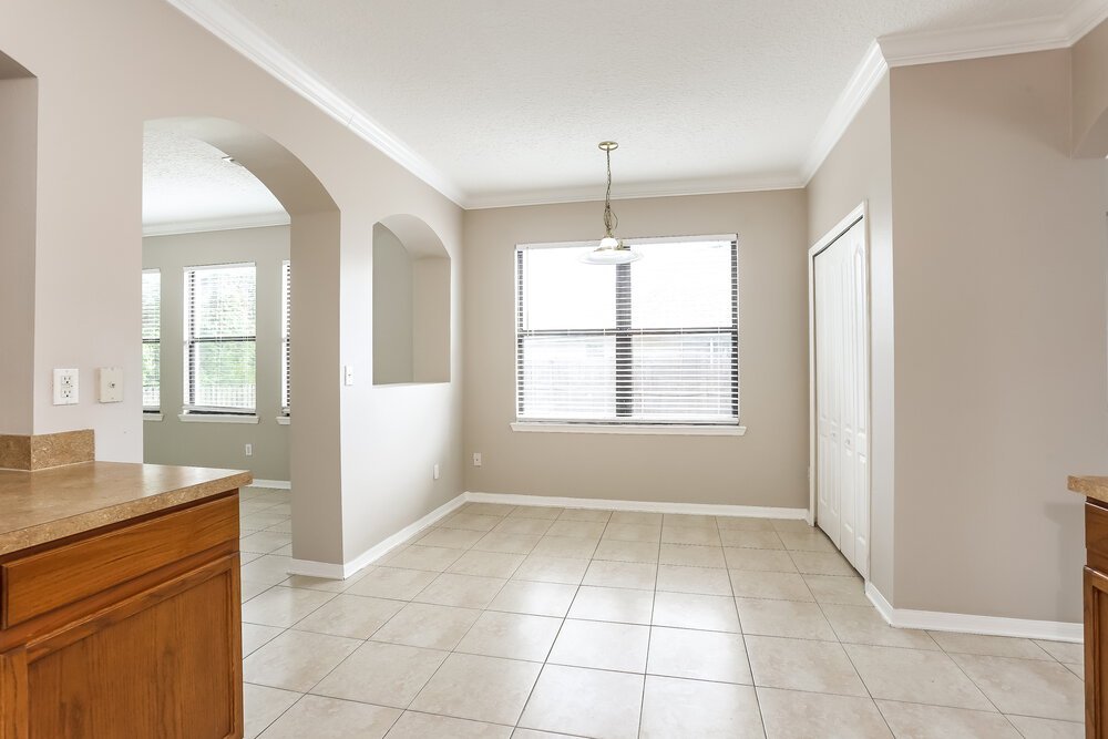 5-Bed Rental on 703 Red Cedar photo 10