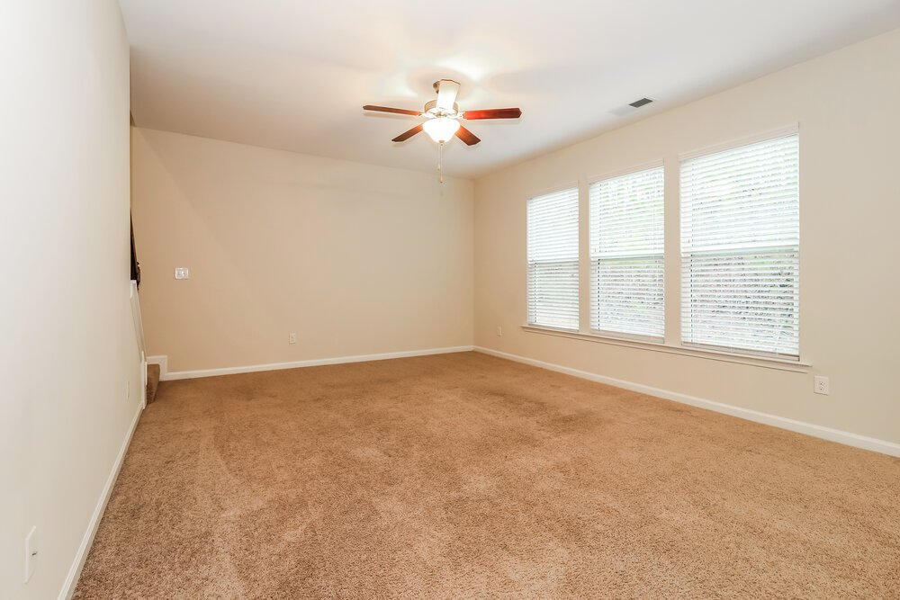 4-Bed Rental on 386 Darbys Run photo 10