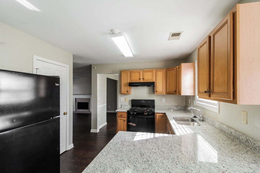4-Bed Rental on 854 Langley View photo 10