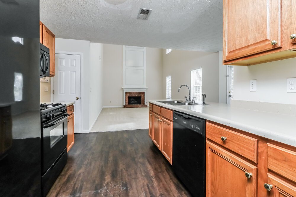 3-Bed Rental on 3425 Sandlake Dr photo 10