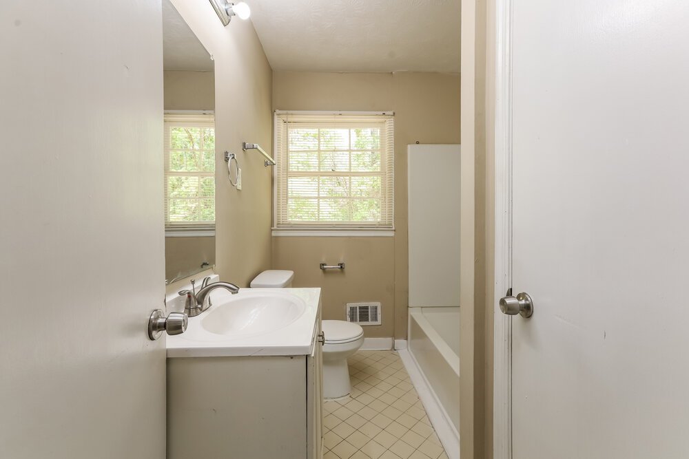 3-Bed Rental on 4649 Danna Dr photo 10
