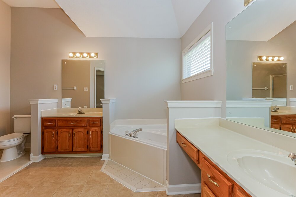 4-Bed Rental on 661 Shelley Renee photo 10