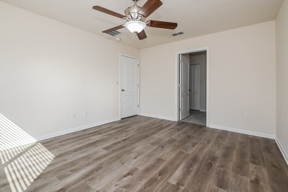 4-Bed Rental on 1944 Rock Springs photo 10