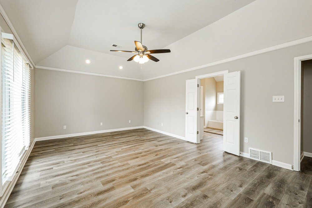 4-Bed Rental on 7440 Richmond Rd photo 10