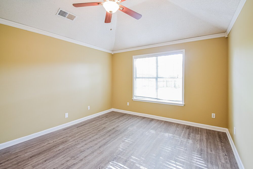 3-Bed Rental on 430 N Ericson photo 10