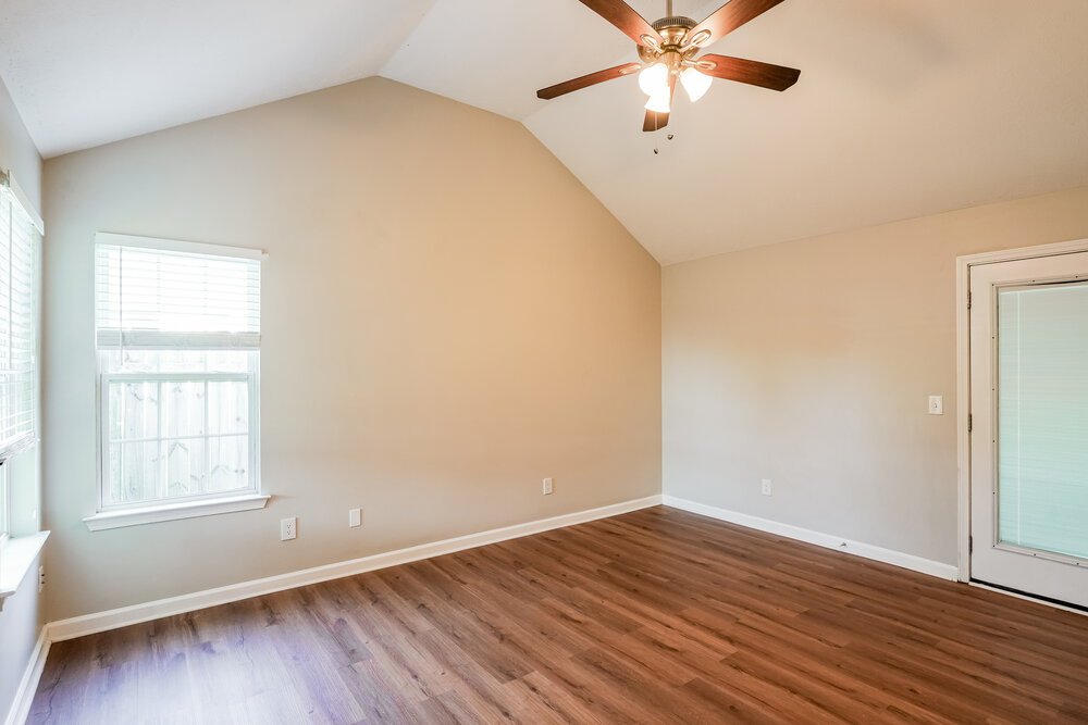 3-Bed Rental on 404 Barking Dr photo 10