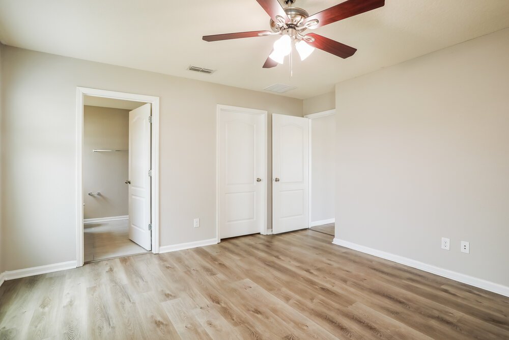4-Bed Rental on 3426 Canyon Falls photo 10