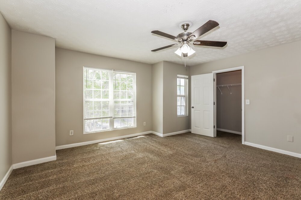 3-Bed Rental on 1902 Grove Way photo 10