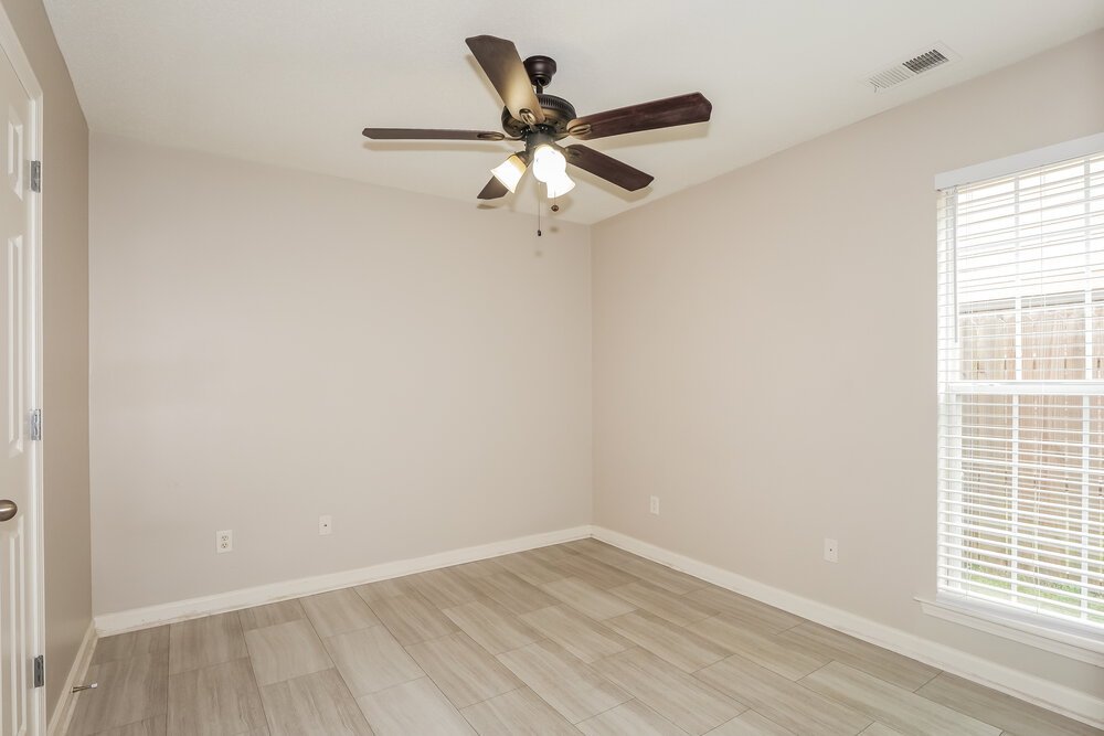 3-Bed Rental on 10333 Cottage Oaks photo 10