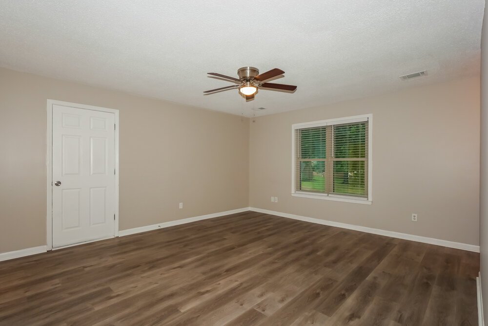 4-Bed Rental on 1040 Trappers Cv photo 10