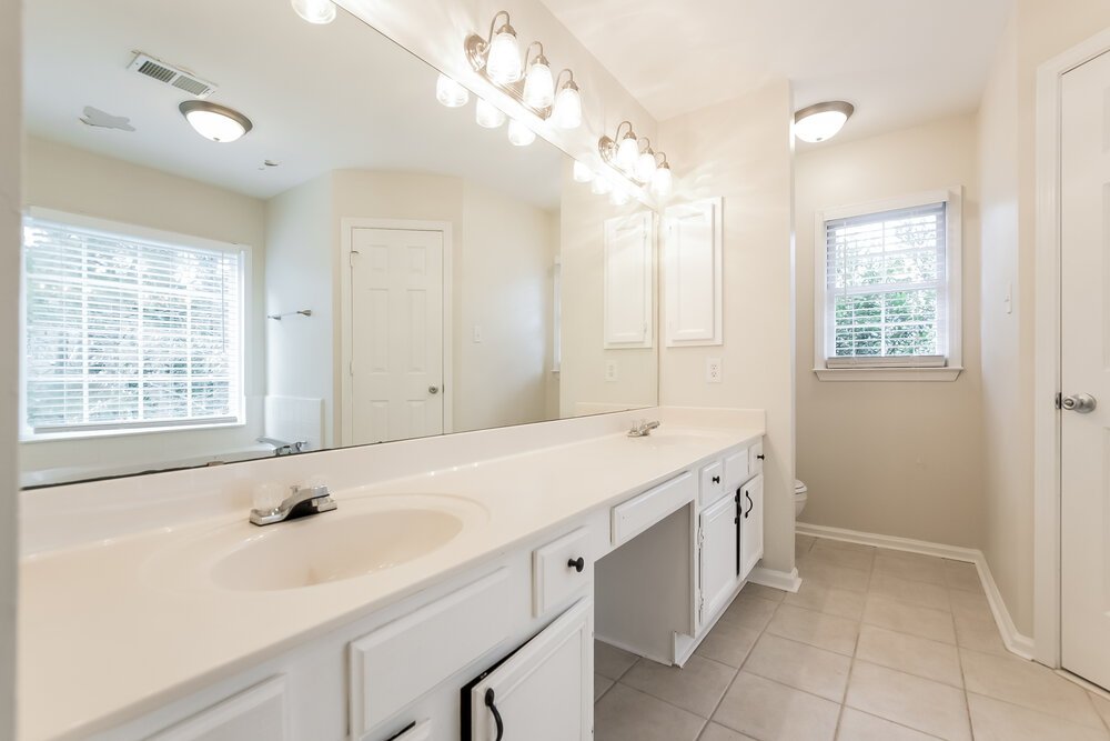 3-Bed Rental on 4118 Huntcliff Dr photo 10