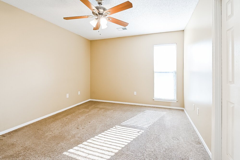 4-Bed Rental on 9150 Belmont Dr photo 10