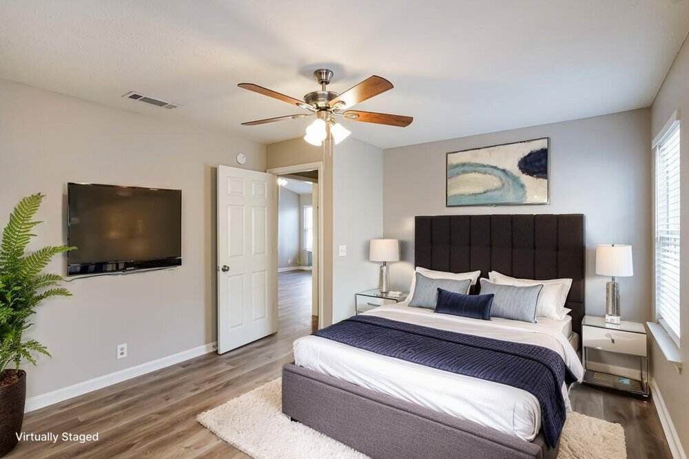 3-Bed Rental on 7016 S Hampton photo 10