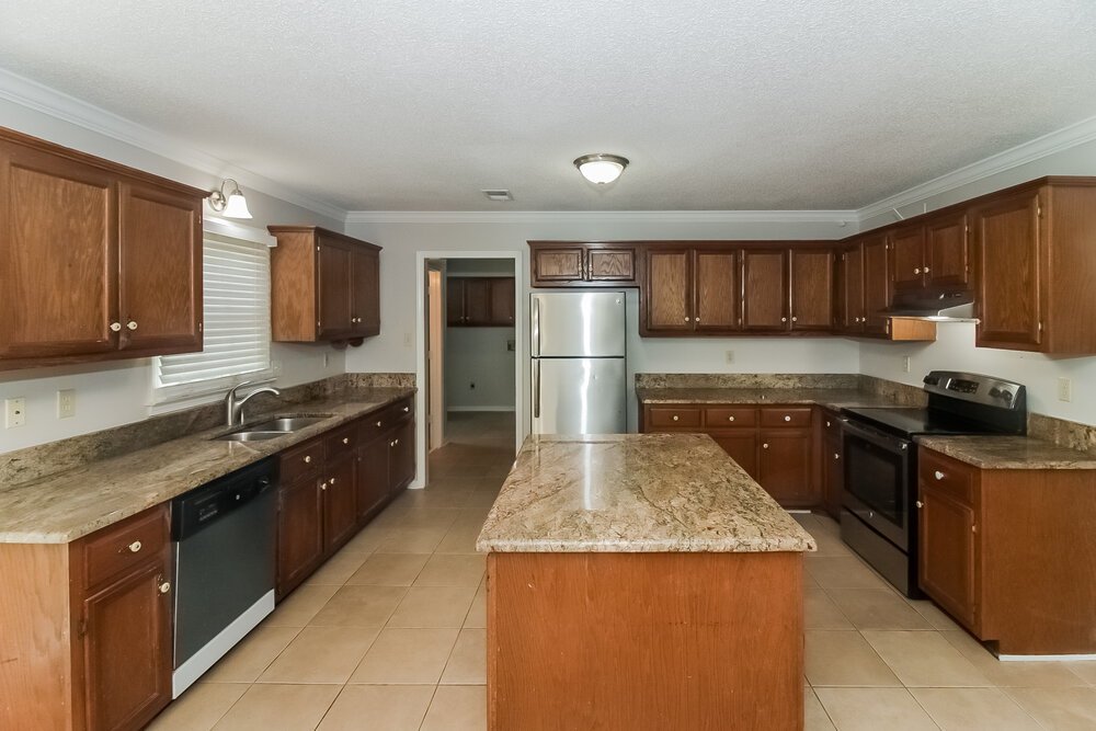 4-Bed Rental on 269 Locust Grove photo 10