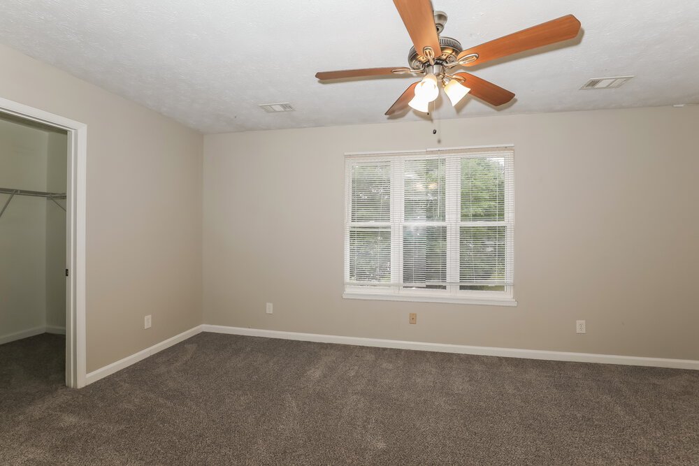 3-Bed Rental on 8194 Canyon Forge photo 10