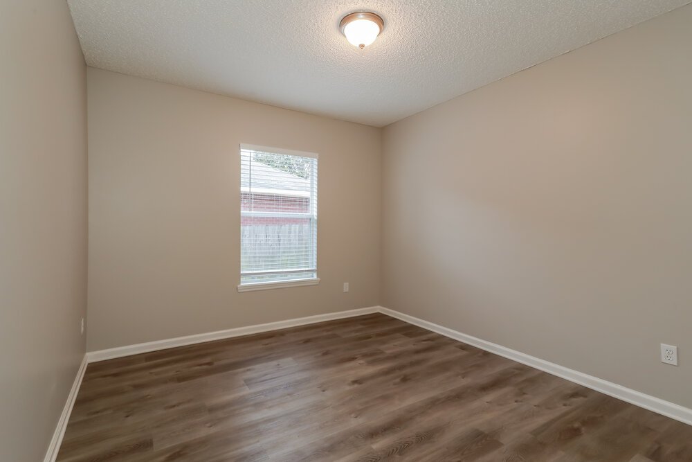 4-Bed Rental on 2621 Fernleaf Dr photo 11