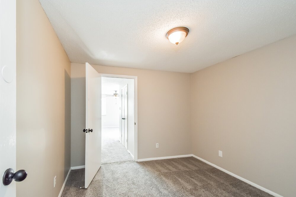 5-Bed Rental on 6815 Azalea Hill photo 11